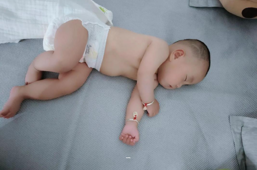 塔城怀孕肚子撑的难受