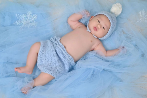 塔城宝宝眼睛肿是什么原因 塔城宝宝眼睛肿是什么原因